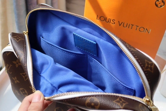 First bag ru VUITTON LOUIS LVXNBA MESSENGER NIL 0711